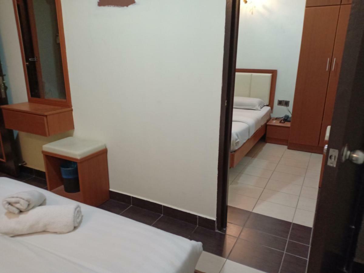 Tc Inn Business Hotel @ סרי קמבאנגן מראה חיצוני תמונה