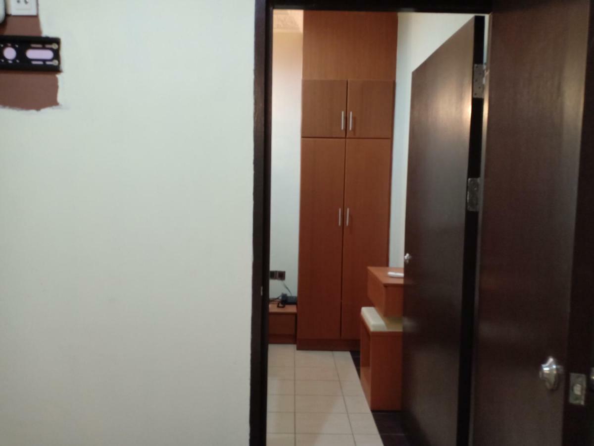Tc Inn Business Hotel @ סרי קמבאנגן מראה חיצוני תמונה