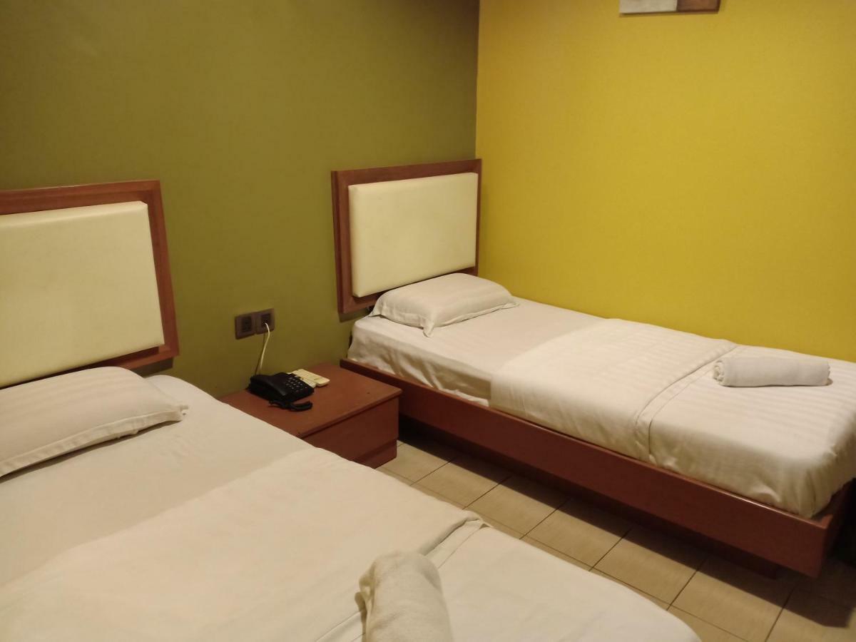 Tc Inn Business Hotel @ סרי קמבאנגן מראה חיצוני תמונה